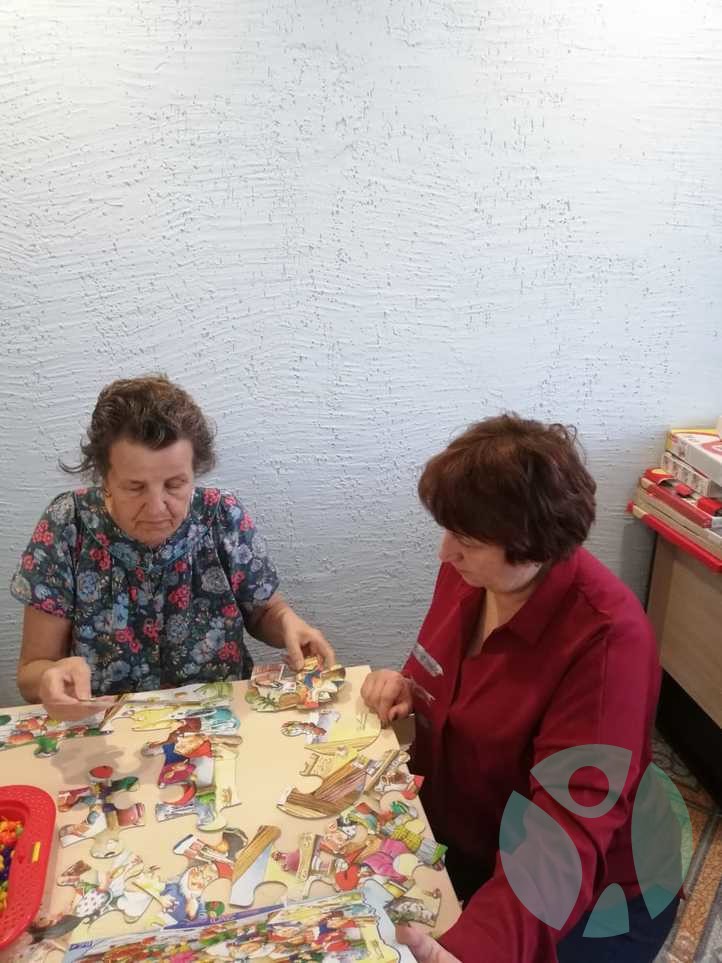Дом престарелых г. Красноярск: Занятия направленные на мышление и память,проводятся с реабилитологом